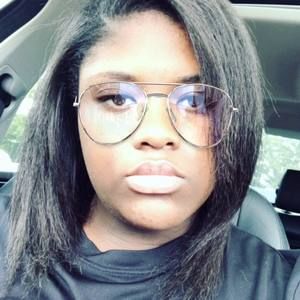 Meet your Posher, Robyn